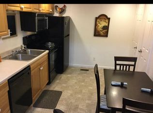 527 Cherokee St, Leavenworth, KS 66048