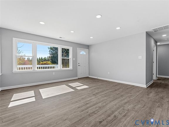 5th image of 14530 Lodore Rd