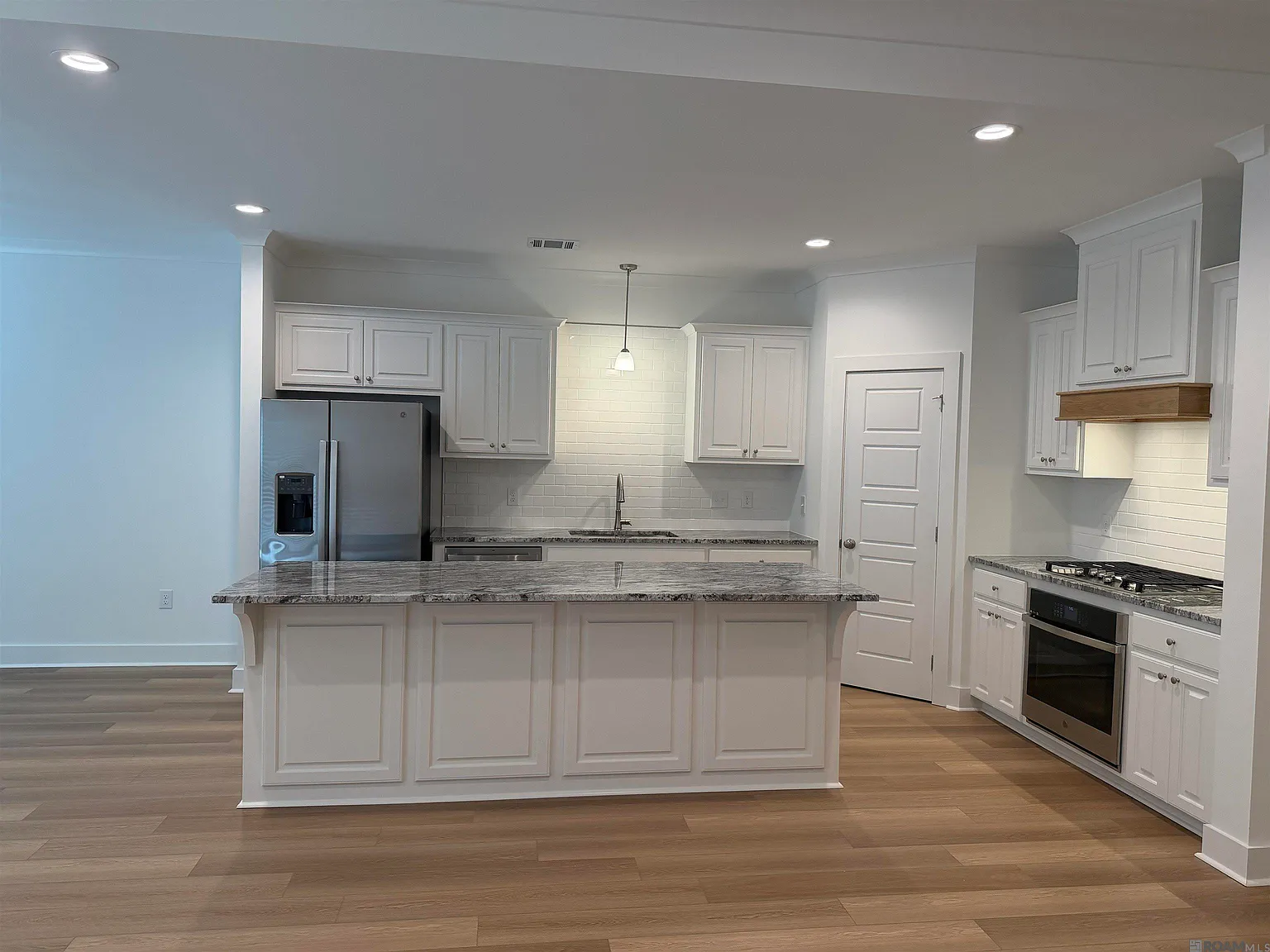 3 bed, 1789 sqft, $2,395 — Photo 4
