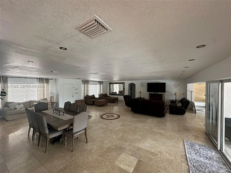 2908 Bayview Dr — Photo 52
