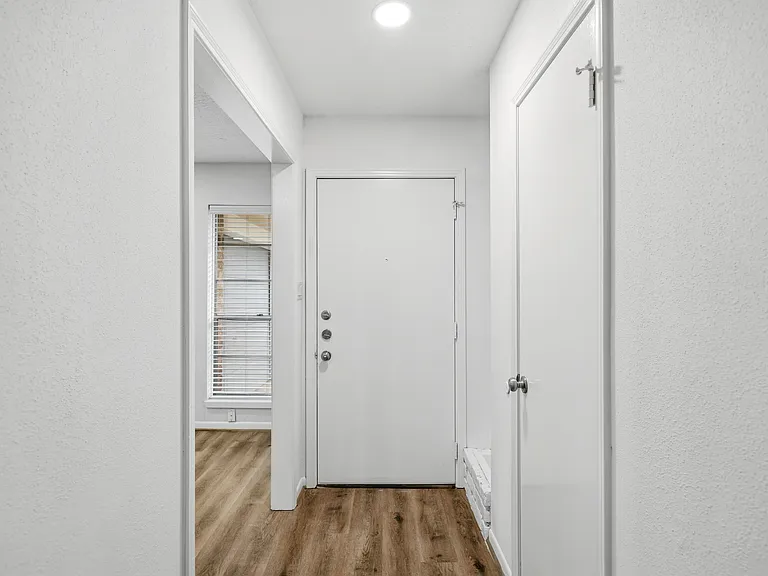 12931 Westella Dr — Photo 4
