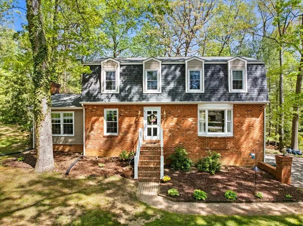 2807 Tall Oaks Dr, Blacksburg, VA 24060