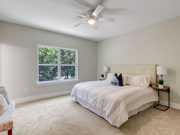 3rd image of 596 Amelia Cir
