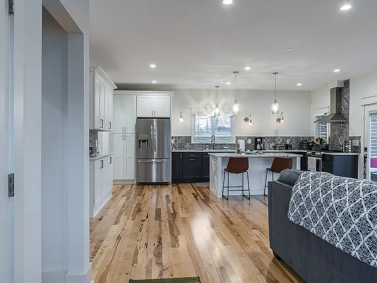 925 Mansfield Ave — Photo 40