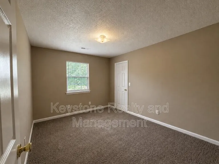 1375 Thompsonville Ln #39 — Photo 5