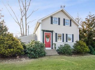 17 Old Summit Rd, Coventry, RI 02827