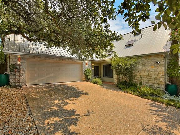 2nd image of 3200 Park Hills Dr