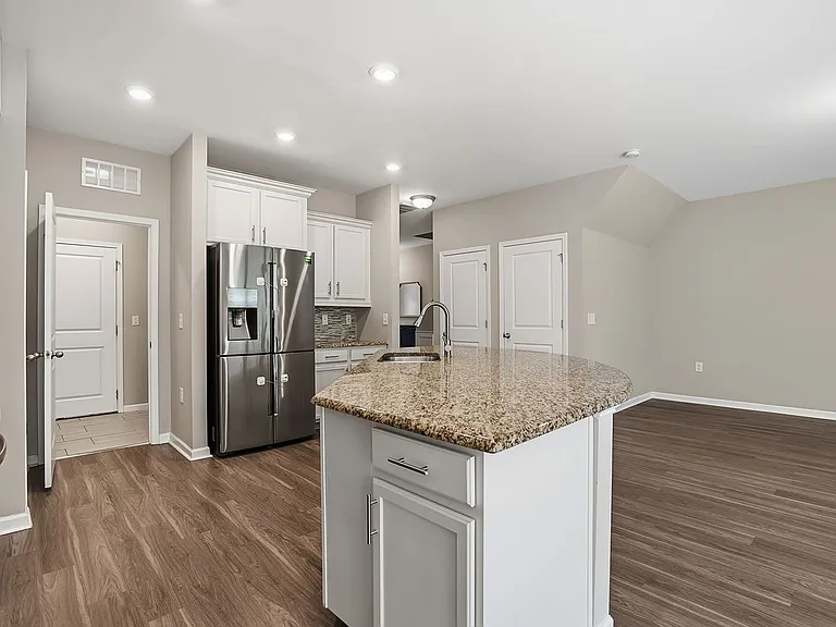 1017 Epiphany Rd — Photo 7