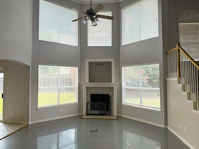 4 bed, 3.0 bath, 3113 sqft, $3,100 — Photo 2