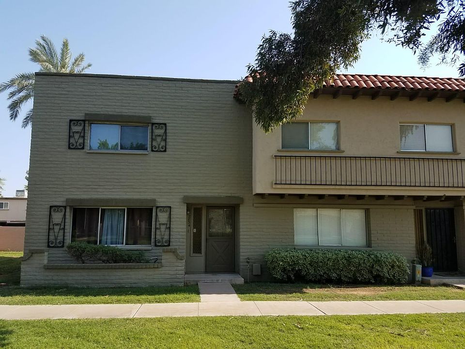 1st image of 2834 E Clarendon Ave