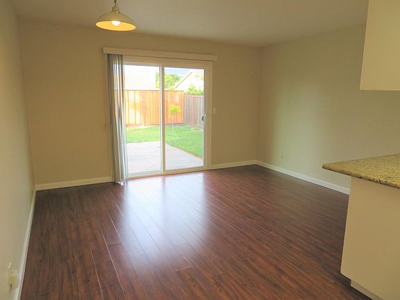 3rd image of 34310 Newton Ct