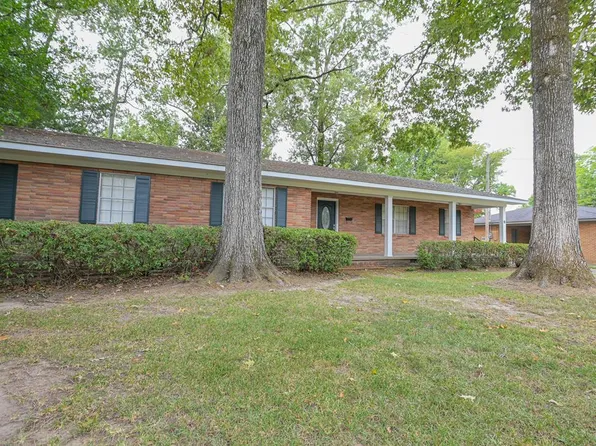 31 Oakhurst Dr, Natchez, MS 39120