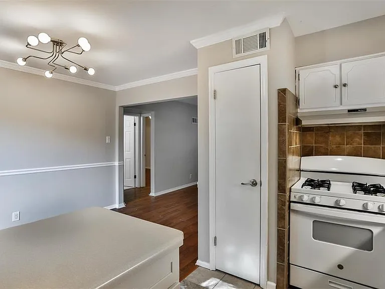 1041 N Clay Ave #C-20 — Photo 17