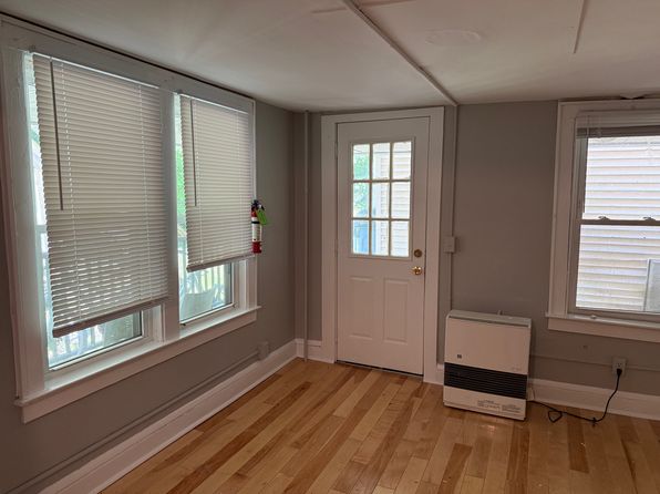 209 Church St APT 8