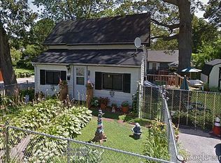 2 Forrest St, Warwick, RI 02889