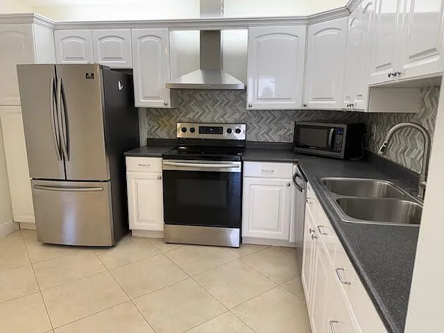 2 bed, 2.0 bath, 1475 sqft, $2,595 — Photo 2