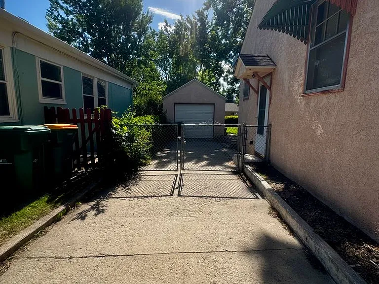618 N Foote Ave — Photo 3