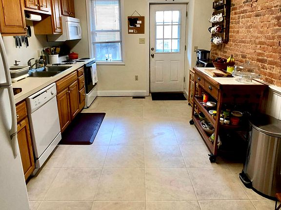 4th image of 354 Grover St
