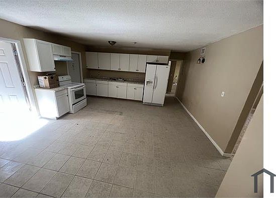 1st image of 632 SW 16th Ave APT B