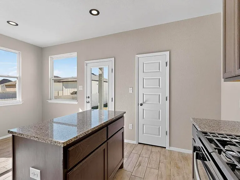 189 Fabion St — Photo 24
