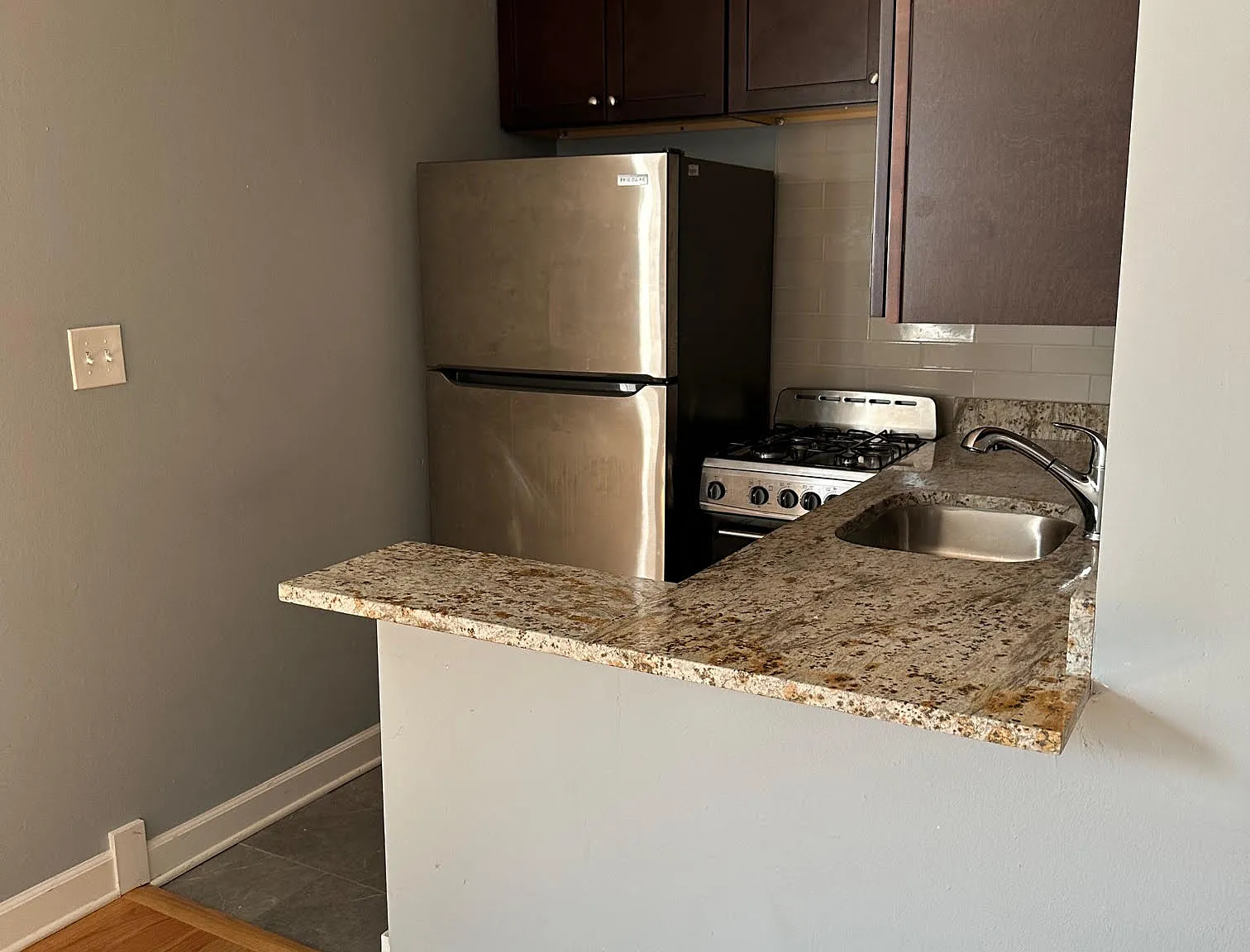 Studio, 400 sqft, $1,500 — Photo 3