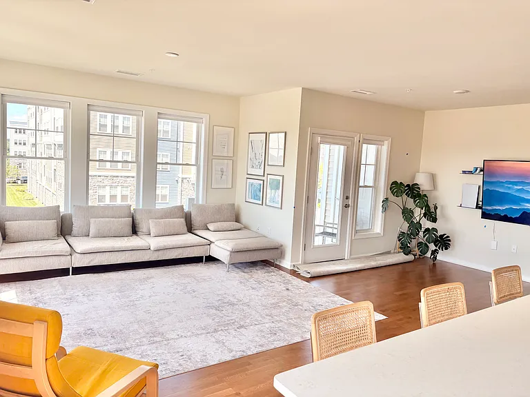 6 Stratton Dr #201 — Photo 3