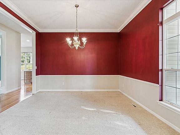 3rd image of 179 Crandall Dr NE