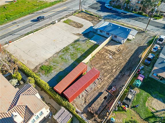 4th image of 2006 E Lakeshore Dr