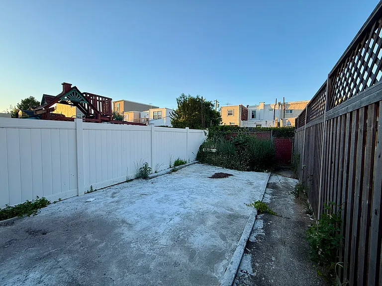 2623 E Norris St — Photo 2