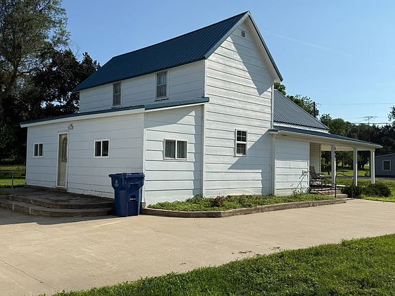 3rd image of 403 W Lynch St