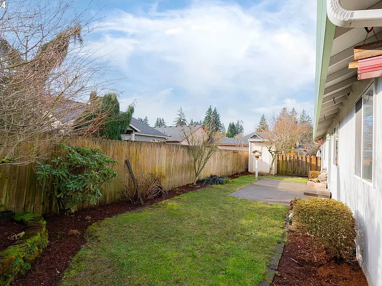3709 NE 84th St — Photo 28