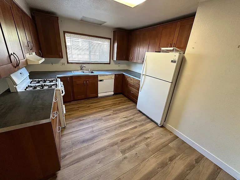 5050 Leo St — Photo 3