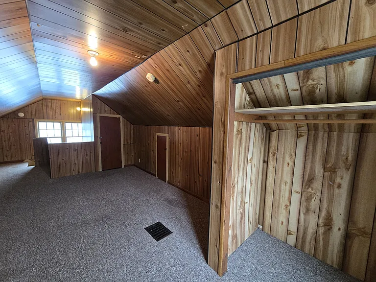 401 Charles St — Photo 27