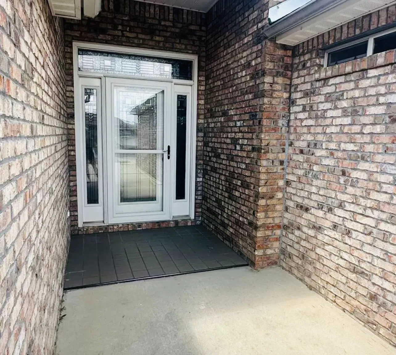 3 bed, 1924 sqft, $2,350 — Photo 3
