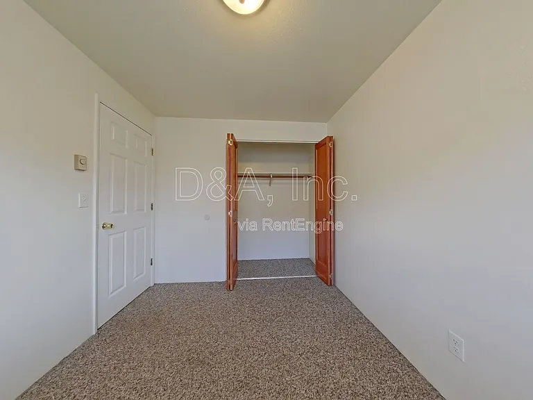 136 NE Conifer Blvd #3 — Photo 8