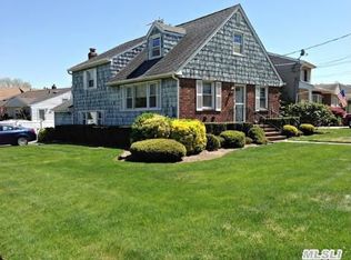 1403 Sycamore Ave, Merrick, NY 11566