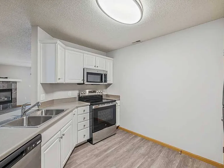 Pinebrook Apartments — Photo 82
