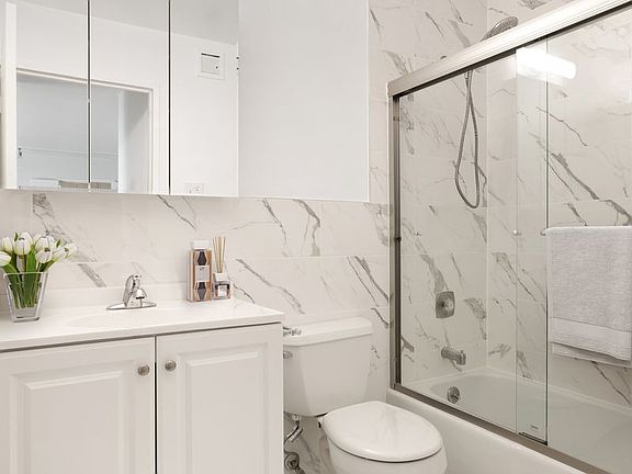 5th image of 1 Bay Club Dr APT 20B