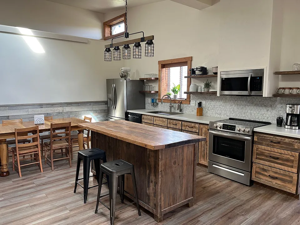Fully outfitted kitchen - ready to cook in
