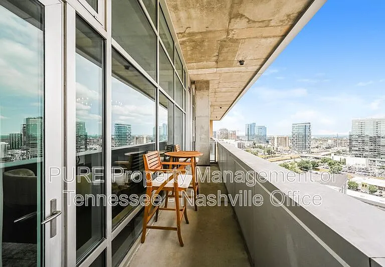 700 12th Ave S #1404 — Photo 1