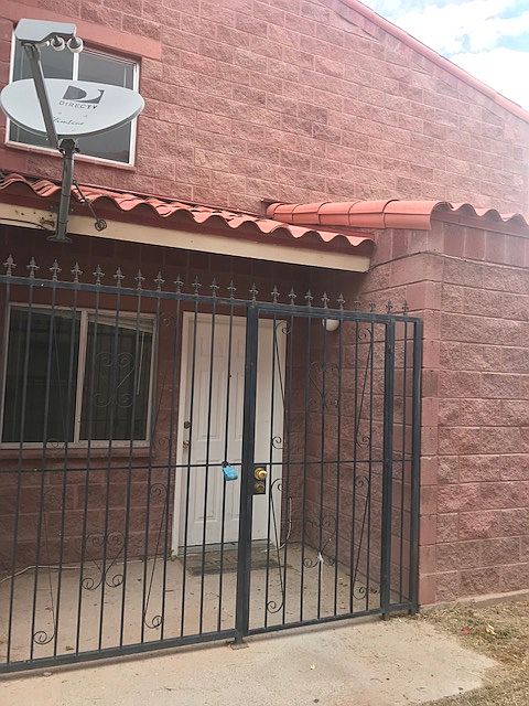 1st image of 3620 Oasis Dr