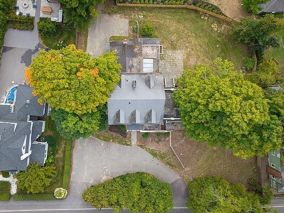 4th image of 115 School St