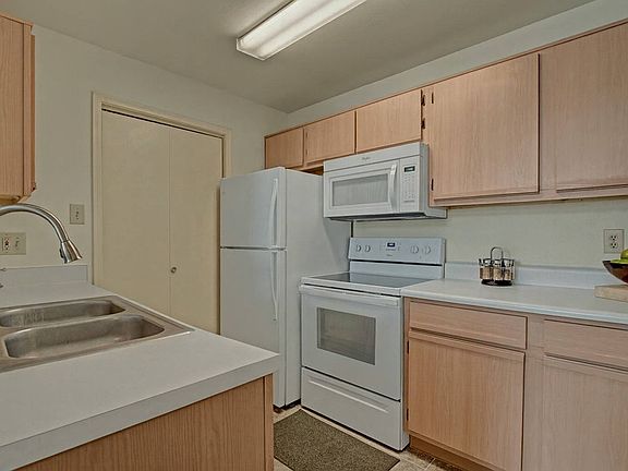 2nd image of 10300 W Fountain Ave #1908