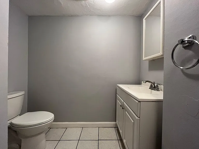 247 Bussey St #2 — Photo 10