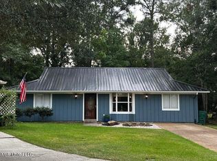 3 Quail Creek Dr, Diamondhead, MS 39525