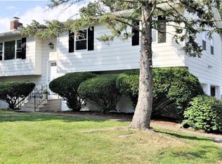 7 Applesauce Ln, Wappingers Falls, NY 12590