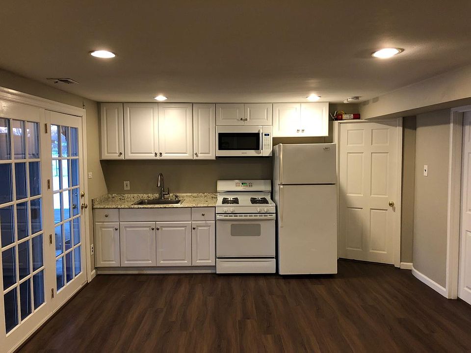 Main room/kitchen