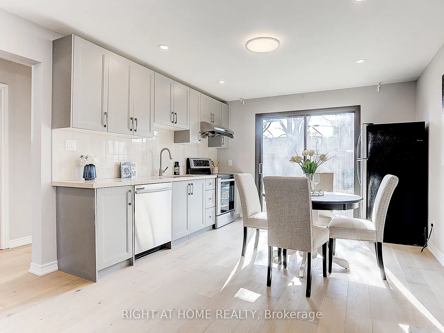 2 bed, $2,500 — Photo 2