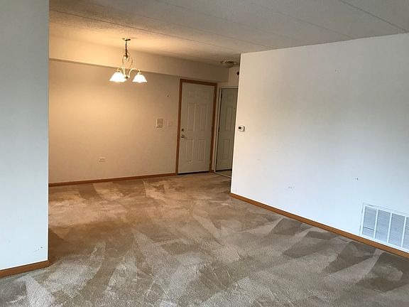 4th image of 7020 Heritage Cir APT 2B