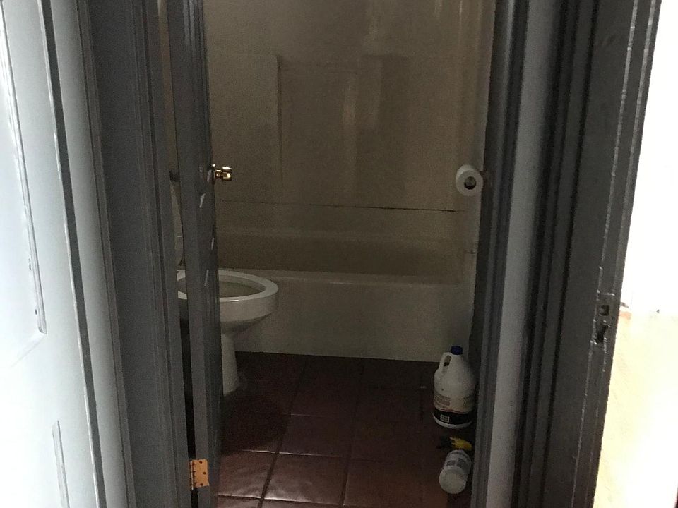 2nd image of 689 Mlk St N